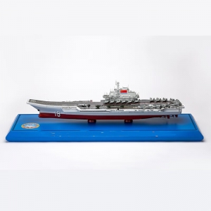 遼寧號航空母艦1:400